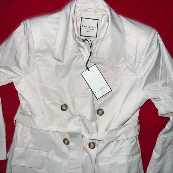 Collection Trench // NWT - Picture 4 of 16